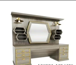 עמדת עבודה למספרה עם מראה משושה – דגם יוקרתי